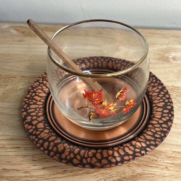 Vintage “Maple Leaf Canada” Glass and copper Jam Jar W/ Lid And Spoon and plate - Picture 9 of 11